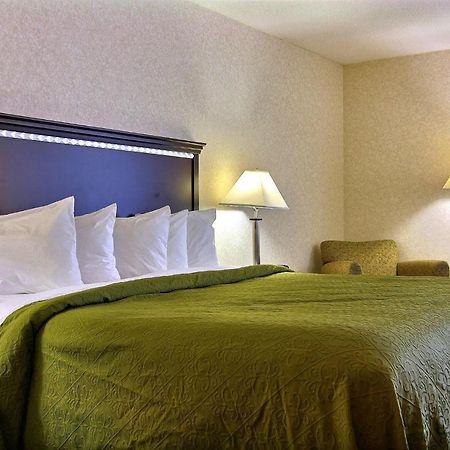 Quality Inn & Suites Мансфийлд Екстериор снимка