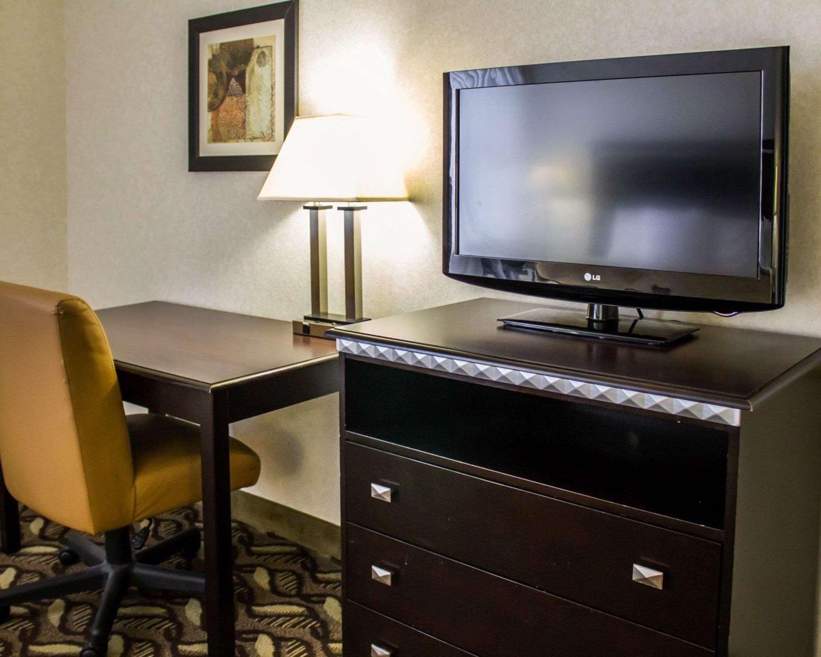 Quality Inn & Suites Мансфийлд Екстериор снимка
