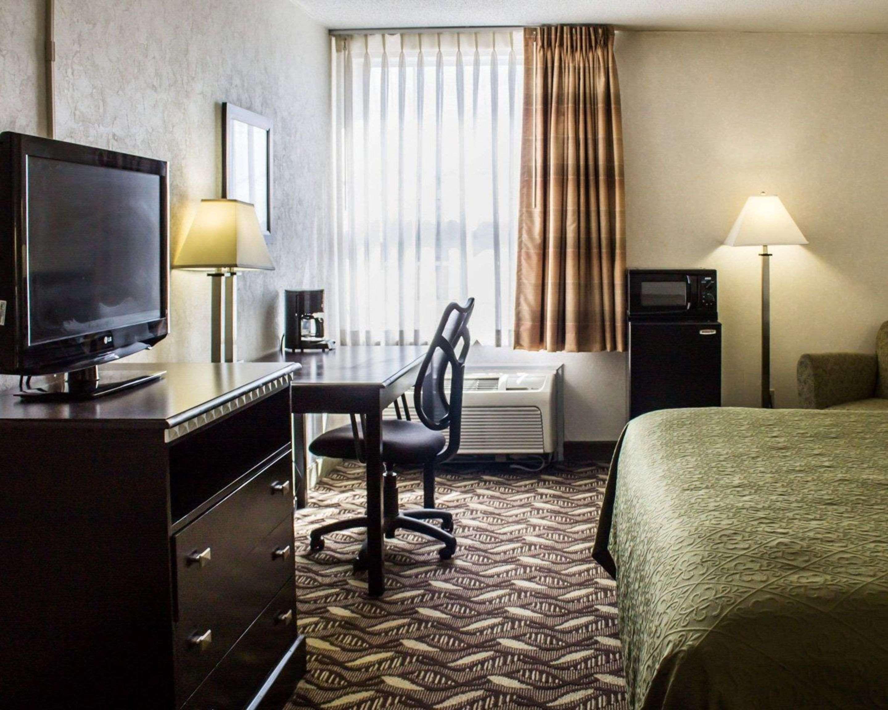 Quality Inn & Suites Мансфийлд Екстериор снимка