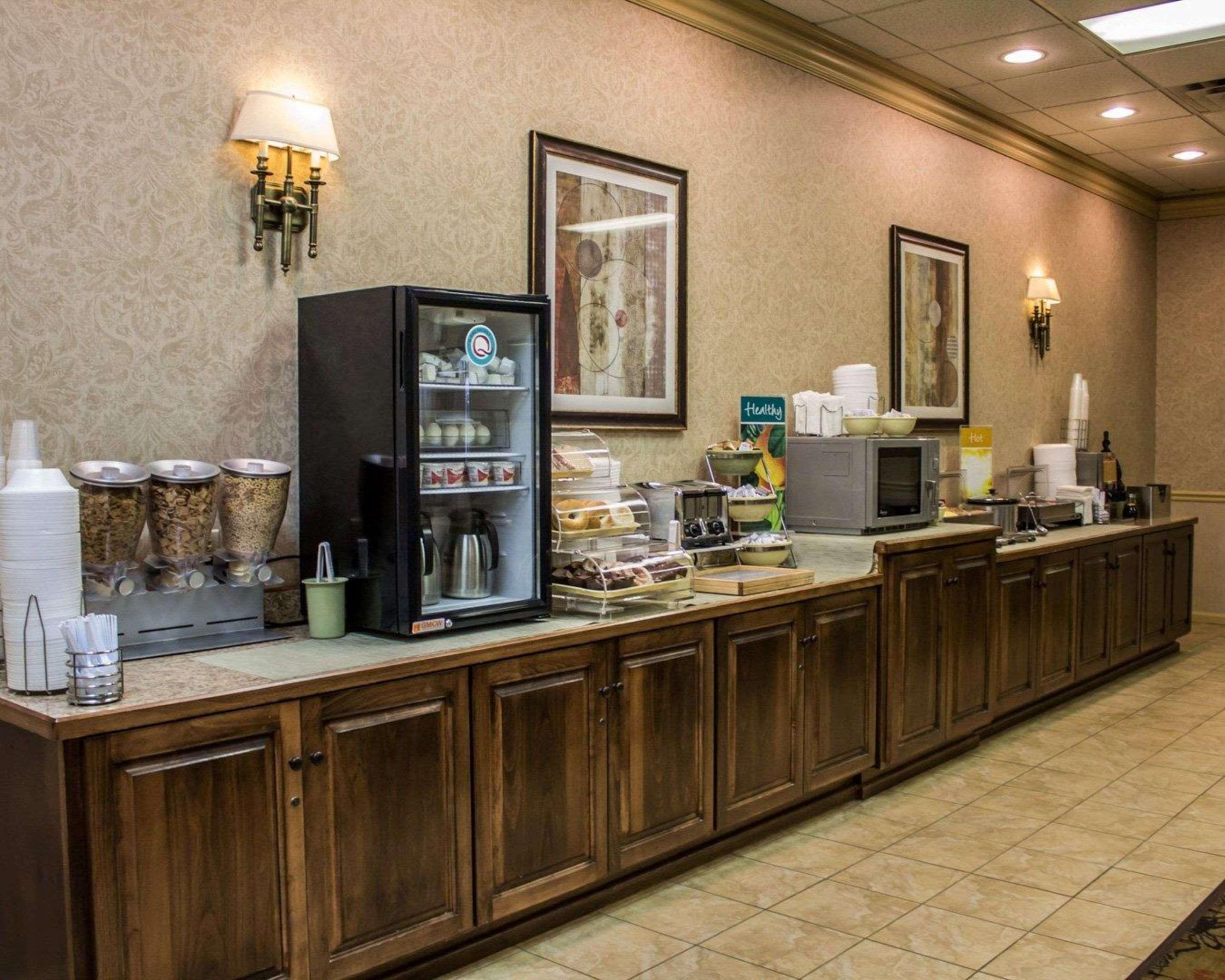 Quality Inn & Suites Мансфийлд Екстериор снимка