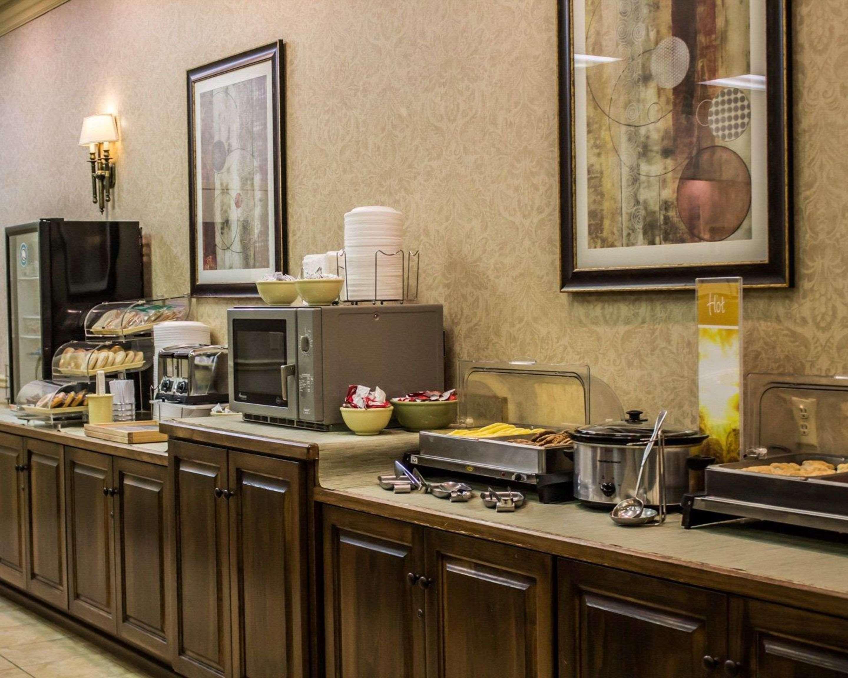 Quality Inn & Suites Мансфийлд Екстериор снимка