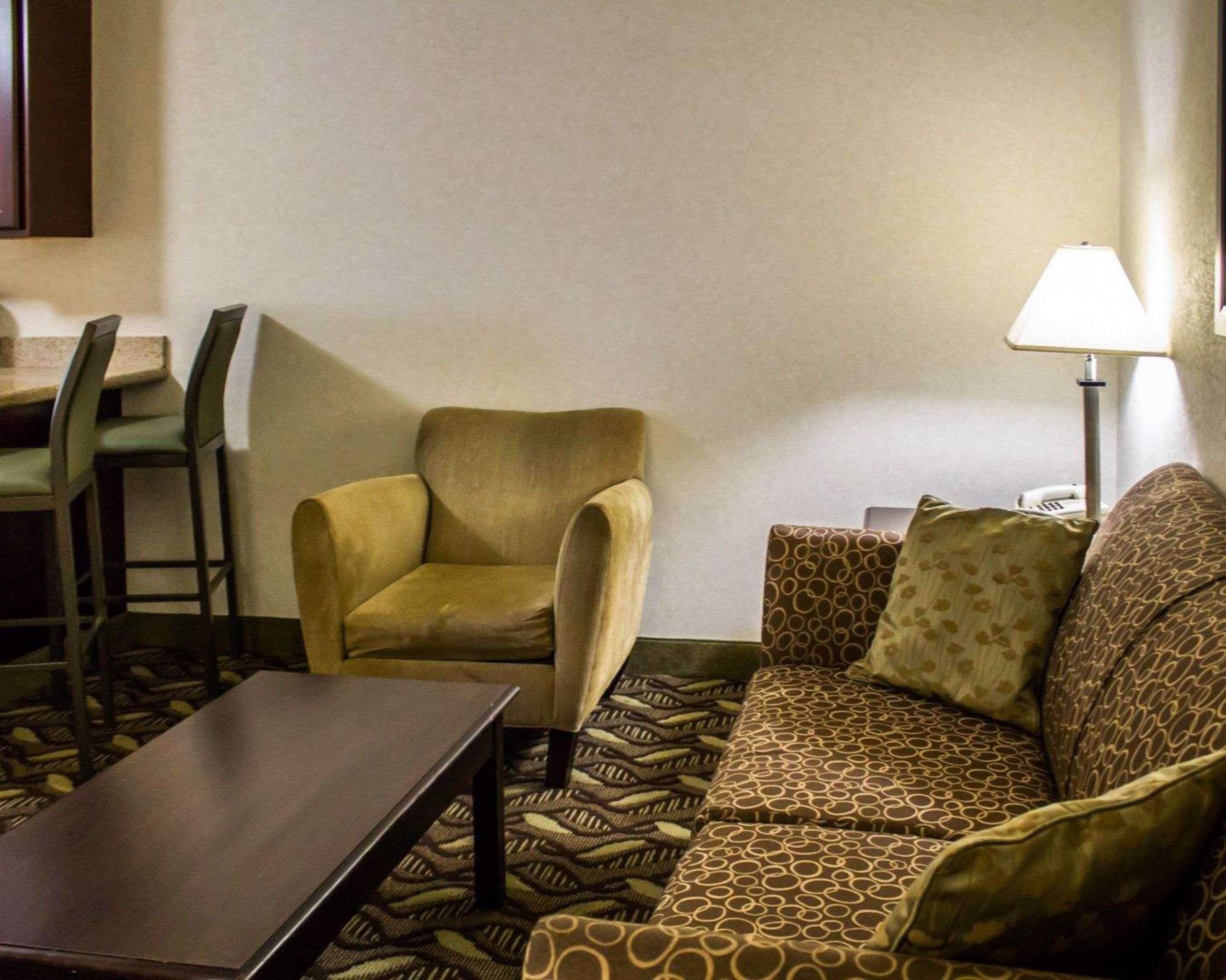 Quality Inn & Suites Мансфийлд Екстериор снимка