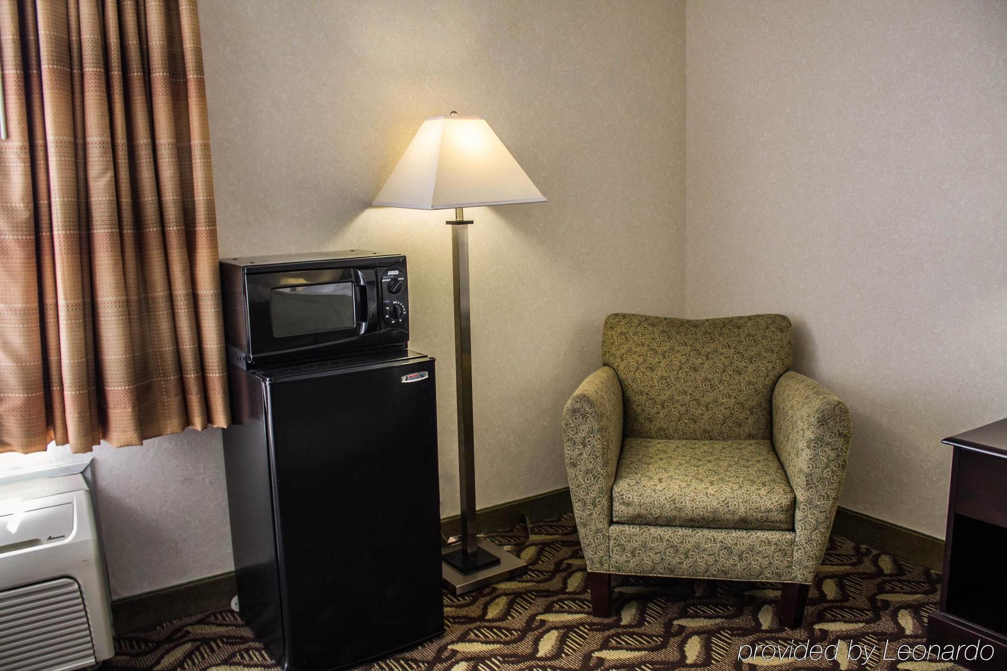 Quality Inn & Suites Мансфийлд Екстериор снимка