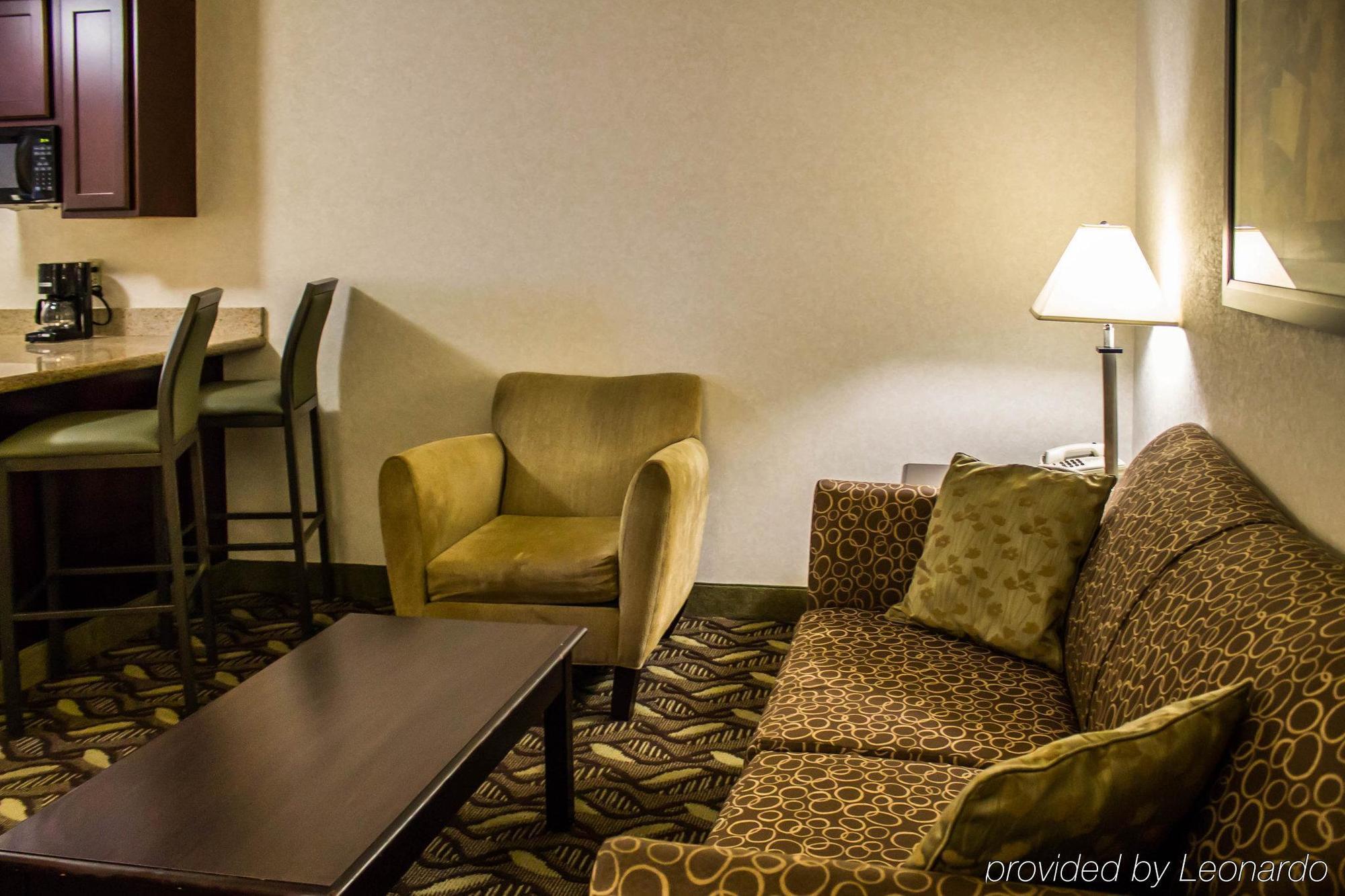 Quality Inn & Suites Мансфийлд Екстериор снимка